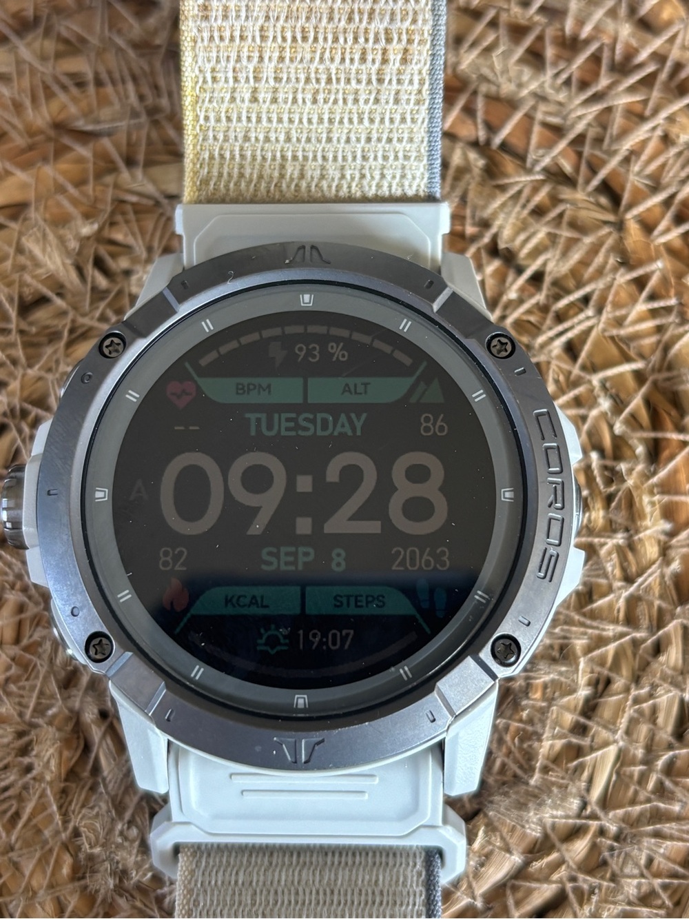 COROS White and Silver Multisport GPS Smartwatch extra bands and cables